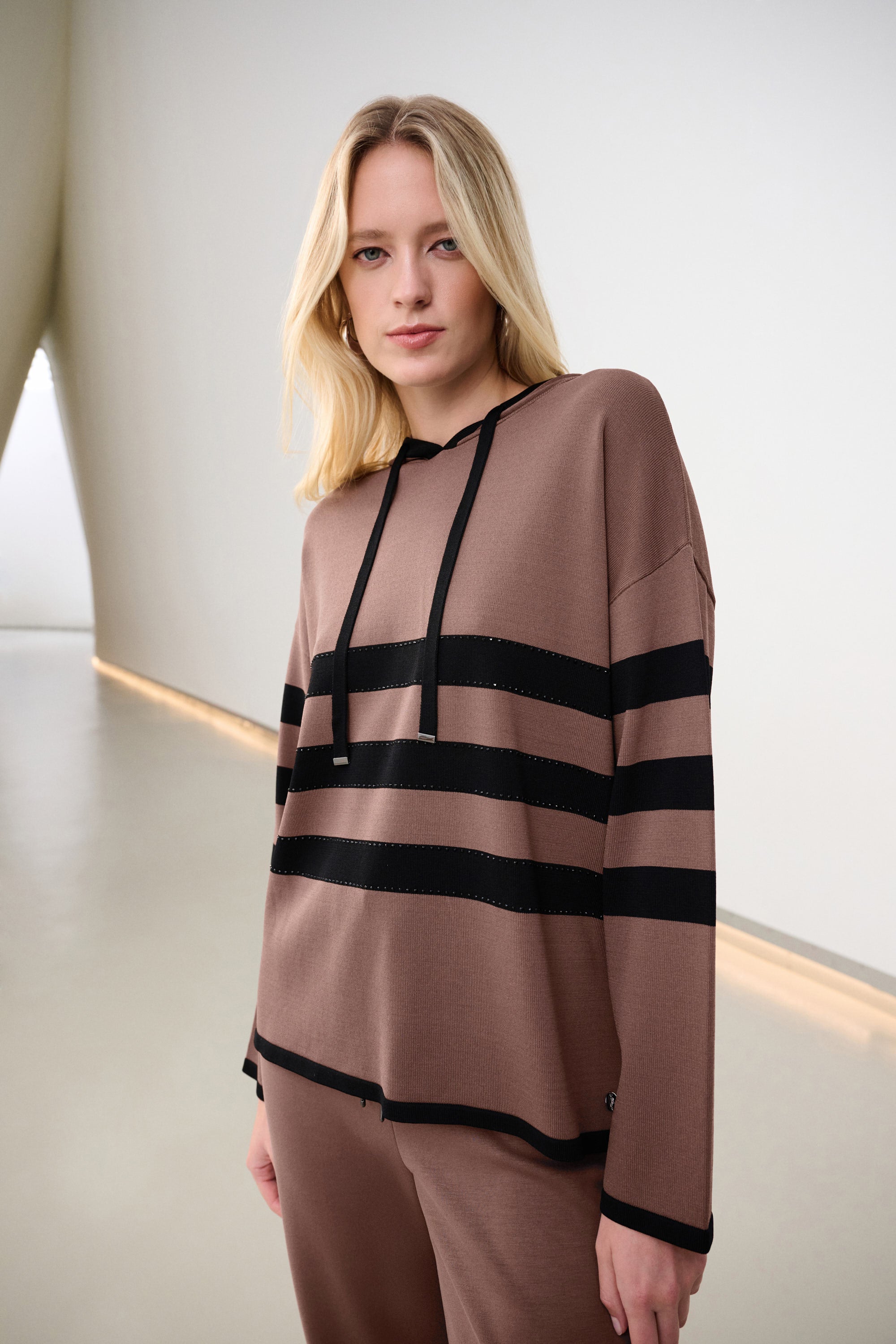 トップス Rocawear Joseph Ribkoff - 263626 - Sport Sweater - New – Lady Designer Wear